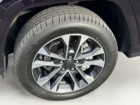 Used 2022 Jeep Grand Cherokee Overland image 36