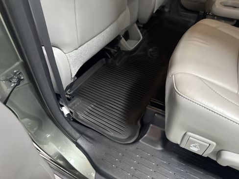 Used 2015 Toyota Highlander XLE AWD/4WD image 32