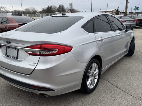 Used 2018 Ford Fusion SE w/ Fusion SE Technology Package image 8