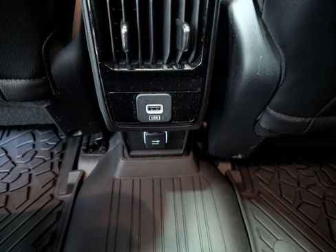 Used 2022 Jeep Compass Limited w/ Sun and Sound Group AWD/4WD image 11