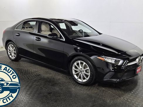 Used 2022 Mercedes-Benz A 220 w/ Premium Package image 9