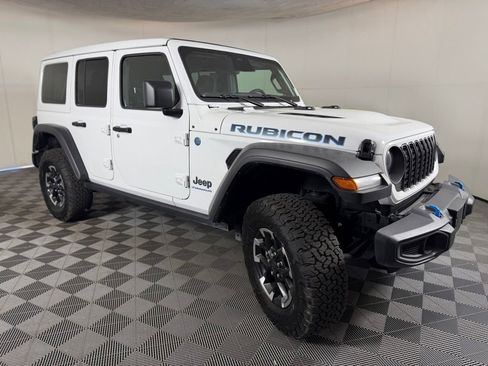 Used 2025 Jeep Wrangler Unlimited Rubicon 4xe w/ Convenience Group AWD/4WD image 6
