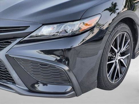 Used 2022 Toyota Camry SE FWD image 10