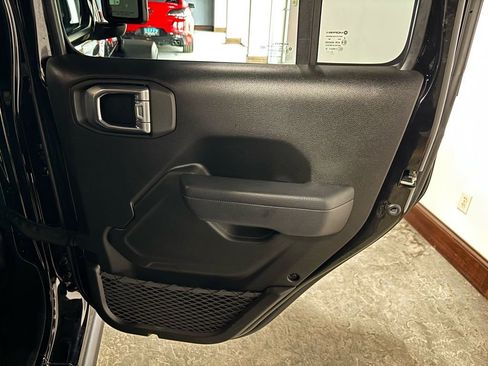 Used 2024 Jeep Wrangler Unlimited Rubicon 4xe image 20