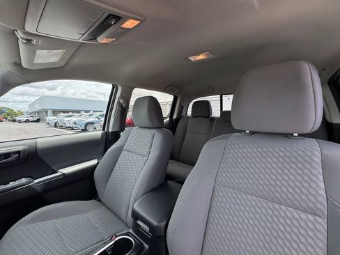 Used 2021 Toyota Tacoma SR AWD/4WD image 17