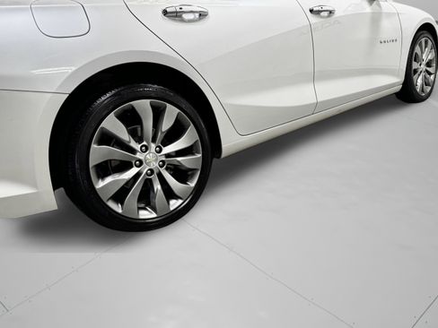 Used 2017 Chevrolet Malibu Premier FWD image 41