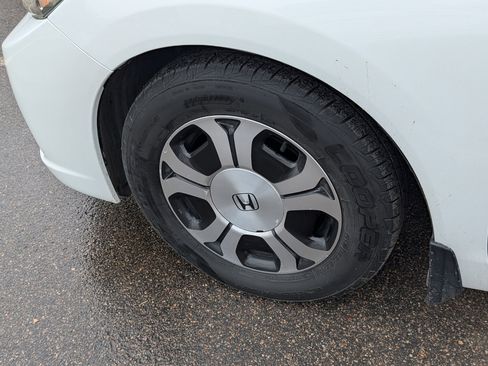 Used 2014 Honda Civic Hybrid Sedan image 5