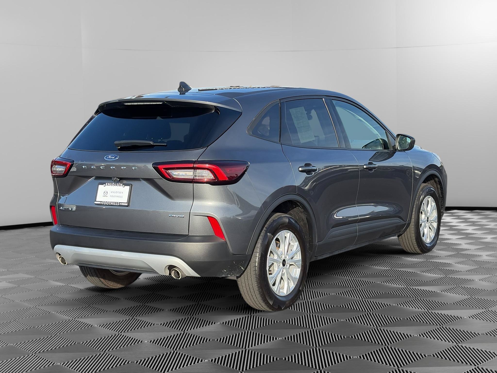Used 2025 Ford Escape Active AWD/4WD image 7