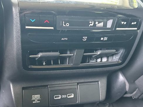 Used 2023 Acura MDX FWD image 23