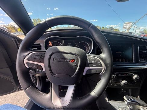 Used 2015 Dodge Charger SXT RWD image 21