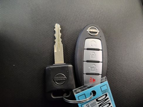 Used 2024 Nissan Frontier SV image 30