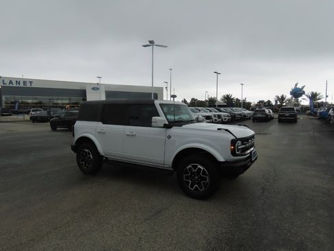 Certified 2023 Ford Bronco Outer Banks AWD/4WD image 6