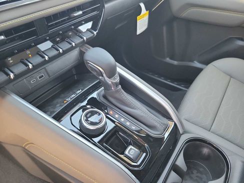 New 2026 Chevrolet Colorado ZR2 w/ Technology Package AWD/4WD image 21