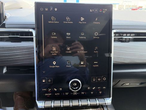 Used 2025 GMC Sierra EV Denali AWD/4WD image 28