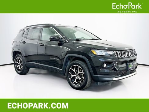 Used 2025 Jeep Compass Limited image 1