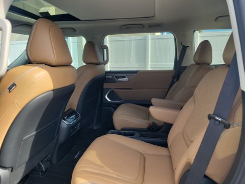 New 2026 INFINITI QX80 Luxe w/ Cargo Package image 10