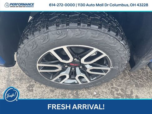Used 2024 GMC Sierra 1500 AT4 w/ Technology Package image 10