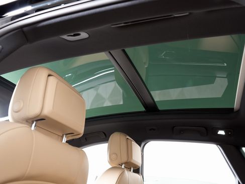 New 2026 Porsche Macan image 19