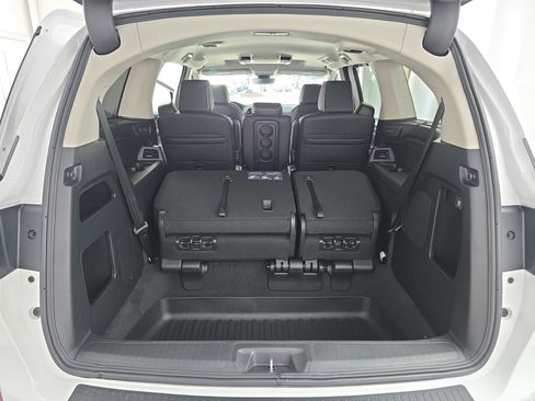 New 2026 Honda Odyssey Touring image 13