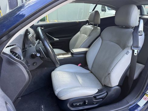 Used 2013 Lexus IS 250C w/ Luxury Pkg RWD image 17