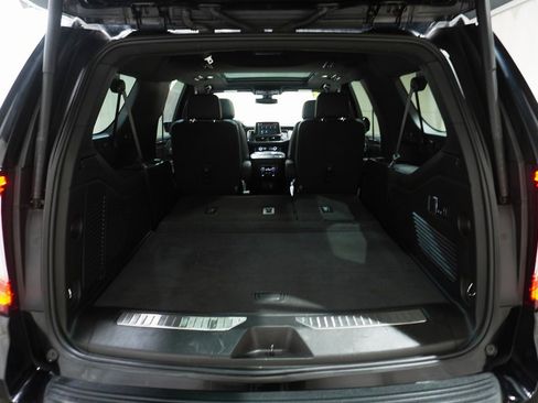 Used 2022 GMC Yukon XL AT4 image 6