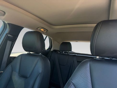 Used 2023 Buick Encore GX Essence w/ Experience Buick Package image 2