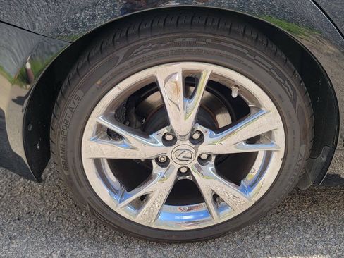 Used 2010 Lexus IS 250 w/ Preferred Accessory Package RWD image 11