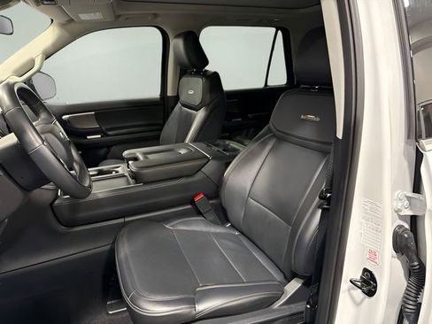 Used 2025 Ford Expedition Max Platinum AWD/4WD image 15
