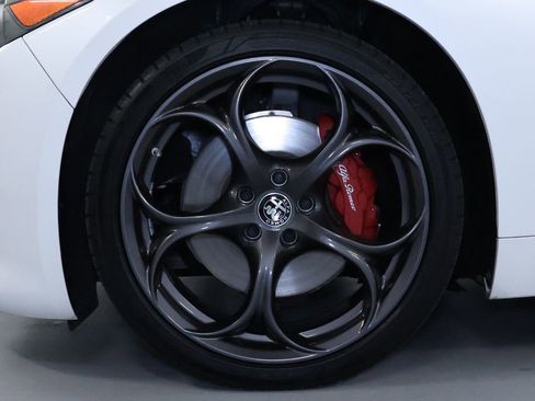 Used 2018 Alfa Romeo Giulia Ti Sport w/ Quick Order Package 22S Sport AWD/4WD image 35
