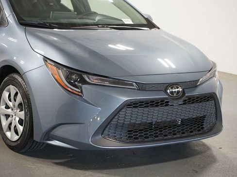 Certified 2021 Toyota Corolla LE FWD image 4