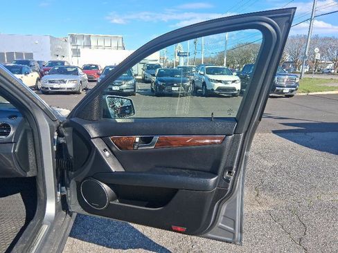 Used 2014 Mercedes-Benz C 300 Sport image 19