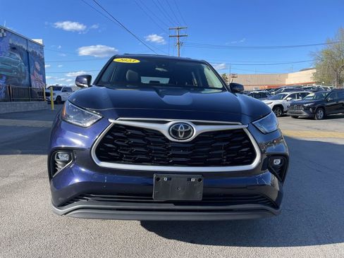 Used 2023 Toyota Highlander LE FWD image 5