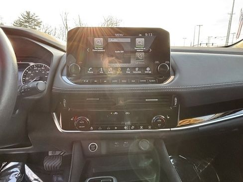 Used 2023 Nissan Rogue SL w/ SL Premium Package image 14