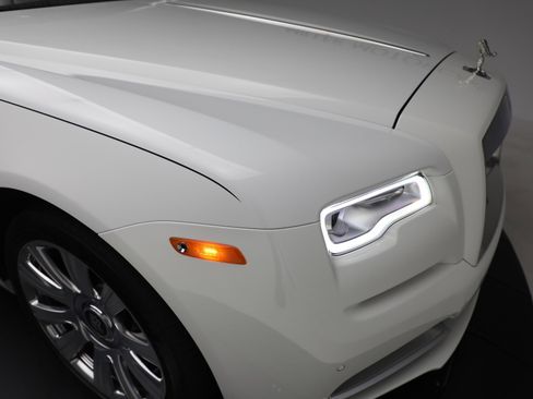 Certified 2018 Rolls-Royce Dawn image 48