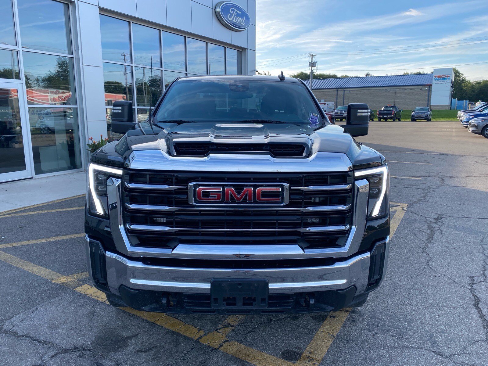 Used 2024 GMC Sierra 2500 SLE AWD/4WD image 9