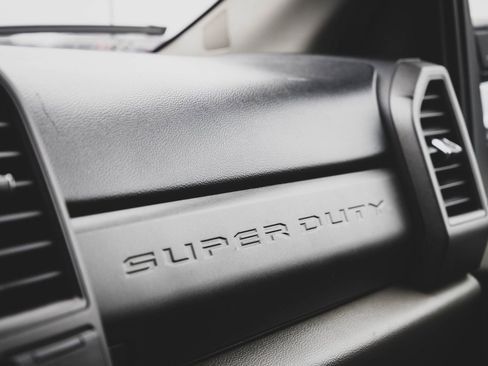 Used 2021 Ford F250 XL w/ Power Equipment Group image 14