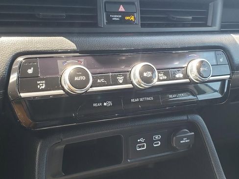 Used 2025 Honda Pilot EX-L image 26