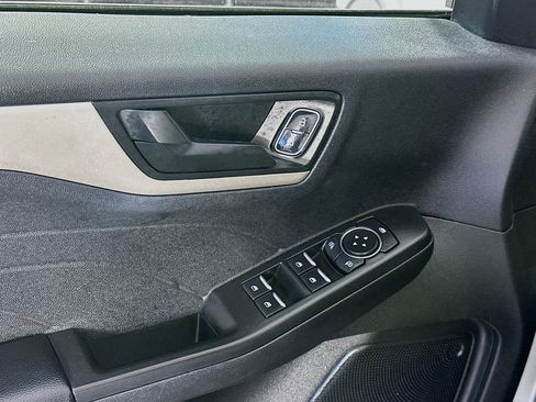 Used 2022 Ford Escape SE w/ Convenience Package FWD image 24