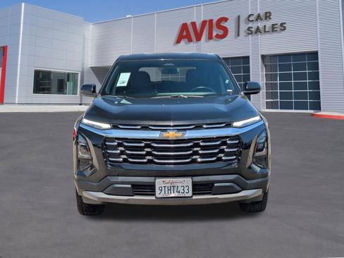 Used 2025 Chevrolet Equinox LT FWD image 2