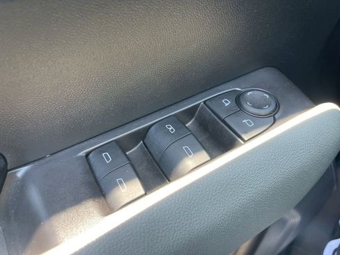 Certified 2025 Chevrolet Colorado ZR2 w/ Technology Package image 42