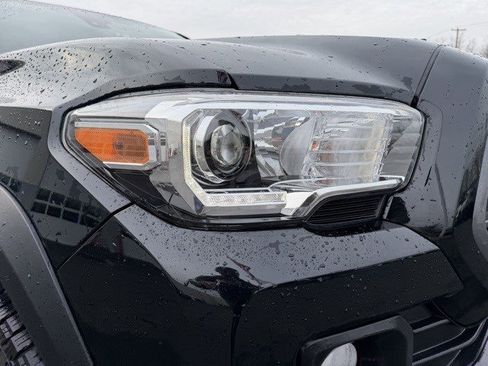 Used 2021 Toyota Tacoma TRD Off-Road w/ Technology Package image 10