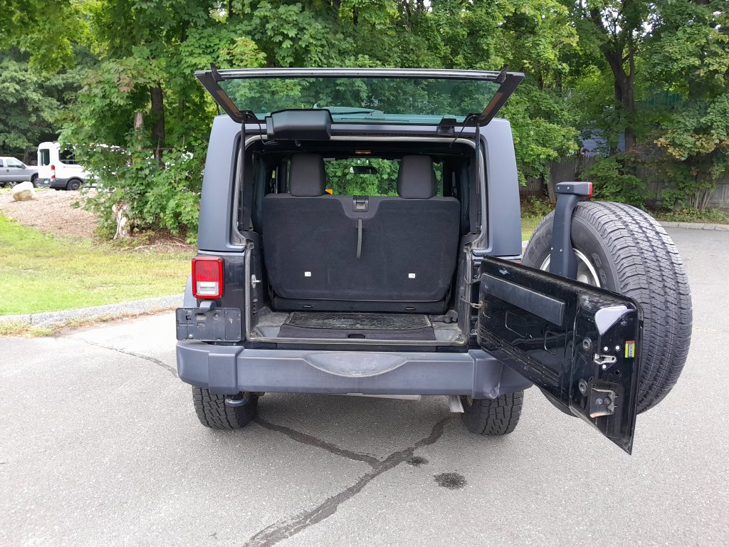 Used 2016 Jeep Wrangler Sport w/ Quick Order Package 24S AWD/4WD image 32