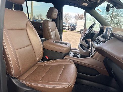 Used 2021 Chevrolet Suburban High Country image 47