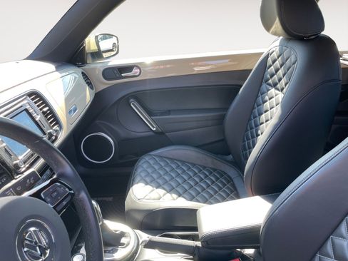 Used 2019 Volkswagen Beetle 2.0T Final Edition SEL image 7