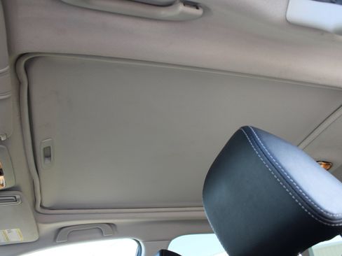 Used 2017 Subaru Forester 2.5i Touring image 4