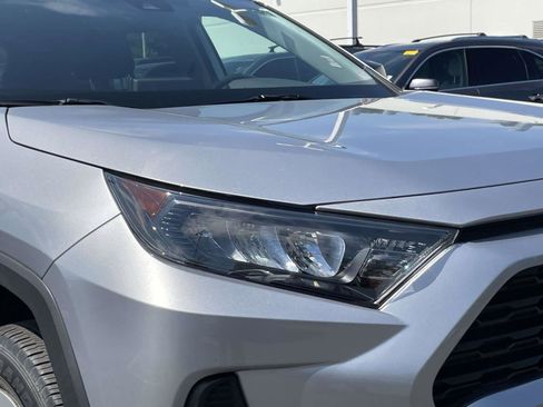 Used 2022 Toyota RAV4 LE FWD image 4