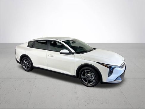 New 2026 Kia K4 FWD image 4