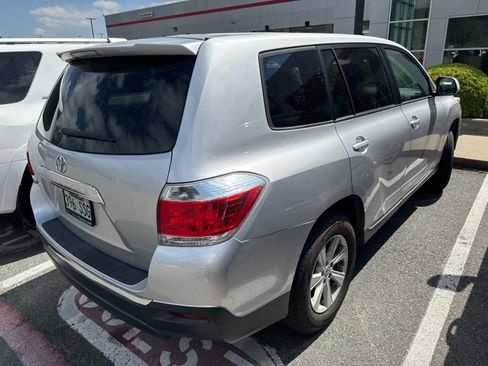 Used 2013 Toyota Highlander FWD image 5