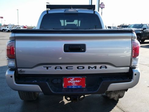 Used 2023 Toyota Tacoma TRD Off-Road image 7