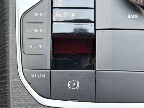Used 2025 BMW 330i Sedan w/ Convenience Package RWD image 10
